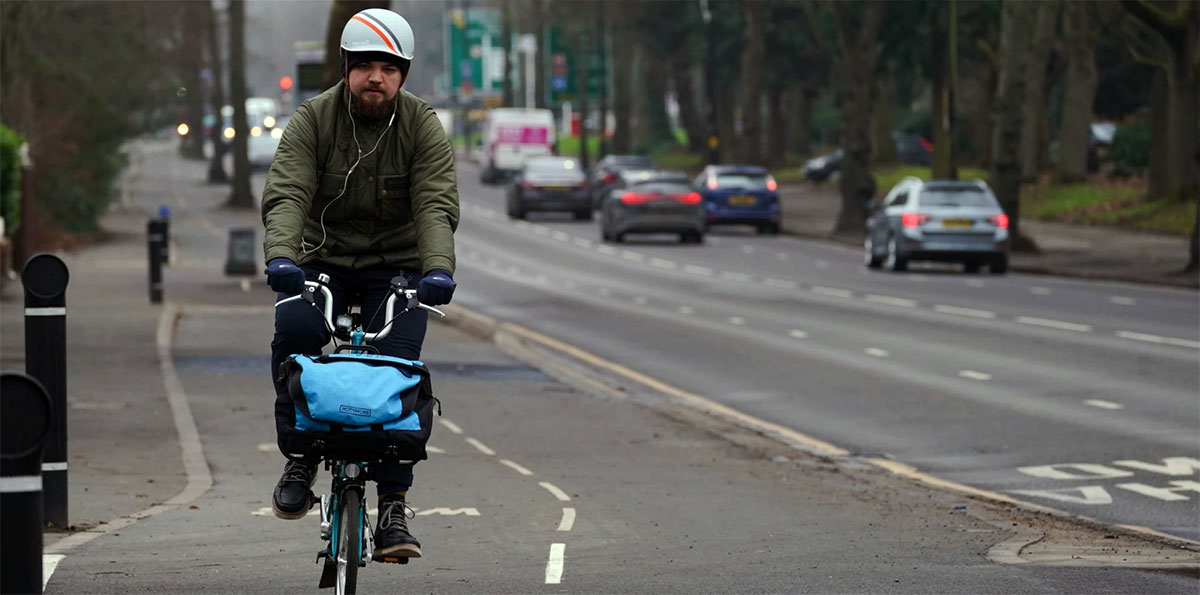 Cycling etiquette